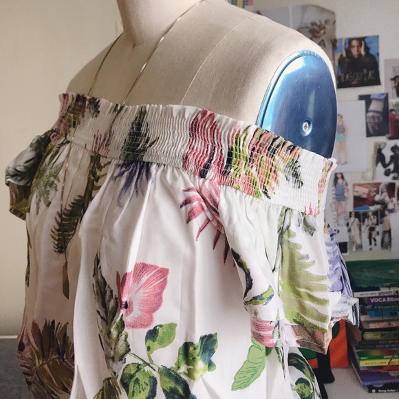 Off shoulder top - Picture 3 of 4